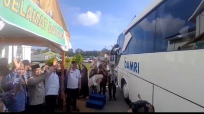 Wamenag Melepas Rombongan Jemaah Haji Kloter 21 