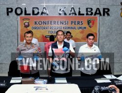 Polda Kalbar Tangkap Empat Penyusup Aksi Masa di Mapolda dan kantor DPRD Provinsi Kalbar, Bom Molotov dan Senjata Tajam Disita