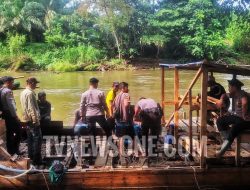 Kepolisian Resor Sekadau Bersama Forum Masyarakat Peduli Air Sungai Ntorap Tertibkan PETI di Sekadau Hulu