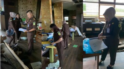 Penyidik Kejati Kalbar Kembali Geledah Rumah Tersangka Kasus Korupsi Dana Hibah GKE “Petra”