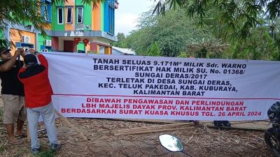 Aksi Tegas: Pemilik Lahan dan LBH MAD Kalbar Pasang Plang di Kantor PT Julong, Tuntut Penyelesaian