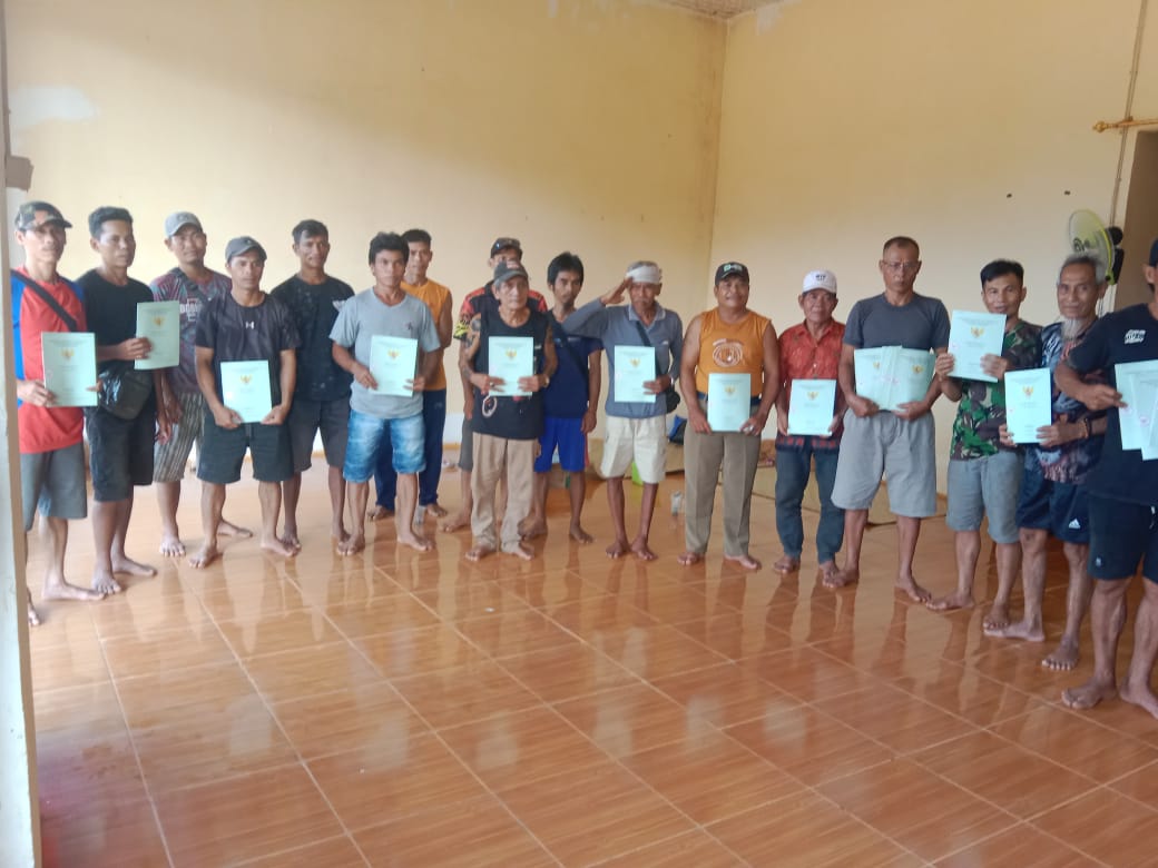 Foto: Masyarakat Adat Dayak Iban Sebaru di Dusun Lubuk Tapang Desa Empunak, Kecamatan Ketungau Hulu, Kabupaten Sintang.