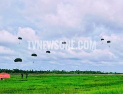 Jaga Naluri Tempur, Personel Korpasgat Terjun Statik dan Freefall di Bandara Supadio