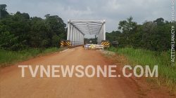 Viral, kontraktor siluman kerjakan rehabilitasi jembatan ketungau satu tanpa plang proyek serta paku anggraran.