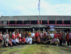 Masyarakat Adat Dayak Gelar Upacara HUT RI ke-80, Sampaikan Kritik terhadap Kebijakan Pemerintah Pusat