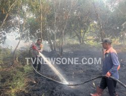 Kubu Raya Membara! 20 Hektare Lahan Gambut Hangus, Polisi-Manggala Agni Berjibaku Jinakkan Api