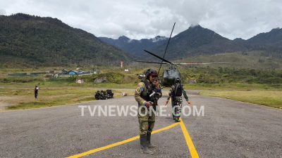 Di Ujung Negeri, Tanpa Henti: Prajurit Pasgat Kendalikan Operasional Bandara Perintis Sinak