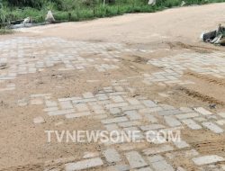 Dongkrak Ekonomi Masyarakat lewat jalan, CV. Sambas Alam Mandiri bangun Paving blok dan Rabat Beton