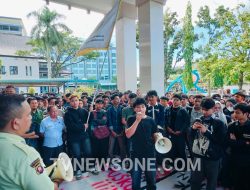 Aliansi Mahasiswa POLNEP Gelar Aksi di Depan Rektorat, Tuntut Transparansi dan Integritas Kampus