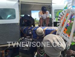 Sinergi Satgas Yon Parako 466 Pasgat dan Warga Bahu-Membahu Evakuasi Jenazah