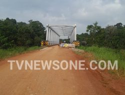 Viral, kontraktor siluman kerjakan rehabilitasi jembatan ketungau satu tanpa plang proyek serta paku anggraran.
